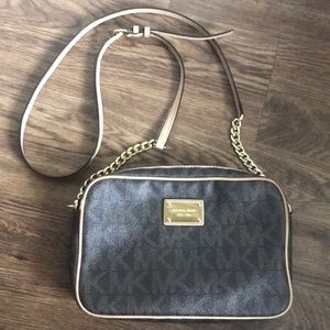 Michael Kors Jet Set Signature Crossbody Handbag